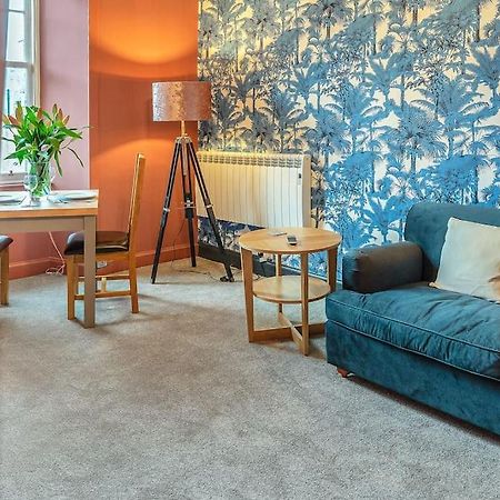 Boutique Modern Royal Mile Apartment Sleeps 4 Edinburg Exteriör bild